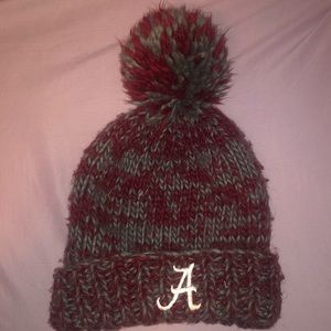 Alabama knitted beanie with pom pom